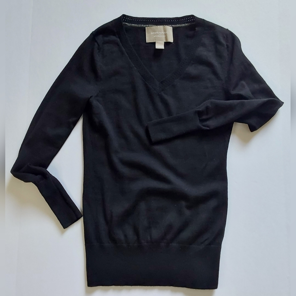 Banana Republic : V Neck Merino Wool Sweater